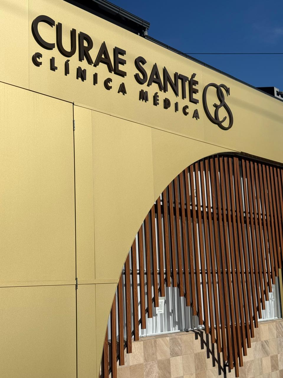 Ambiente acolhedor da Curae Santé — clínica médica em Kobrasol